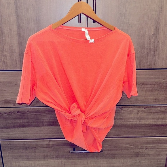lululemon athletica Tops - Lululemon peach women’s T-shirt size 8